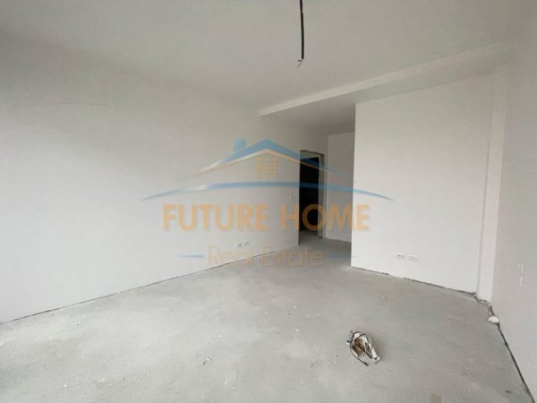 Tirane, shitet apartament 2+1 Kati 10, 128 m² 400.000 € (Lake View)