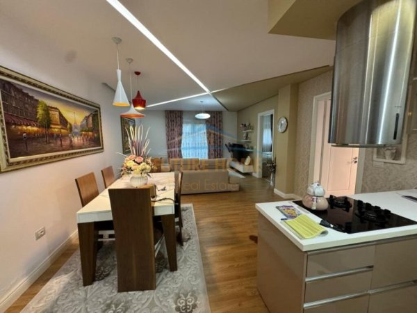 Qera, Apartament 2+1+Post Parkimi , Kopshti Zoologjik, Tiranë.