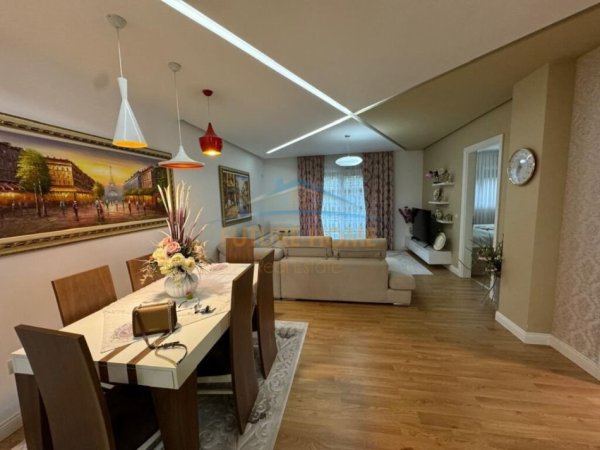 Qera, Apartament 2+1+Post Parkimi , Kopshti Zoologjik, Tiranë.