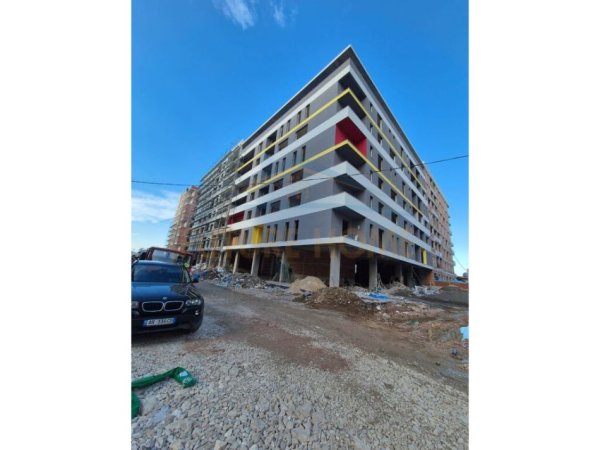 Shitet, Apartament 3+1+2+2 Post Parkim, Univers City