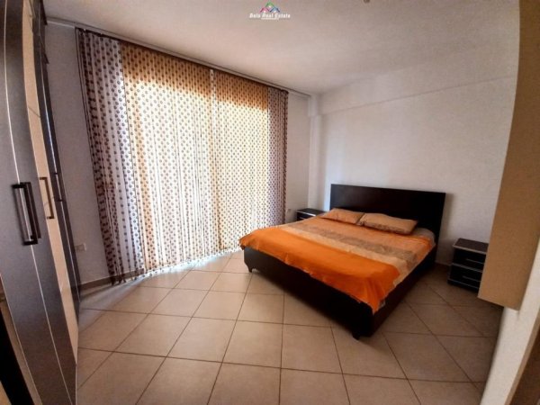 Tirane, jepet me qera apartament 1+1+Ballkon Kati 3, 65 m² 380 € (kamez)