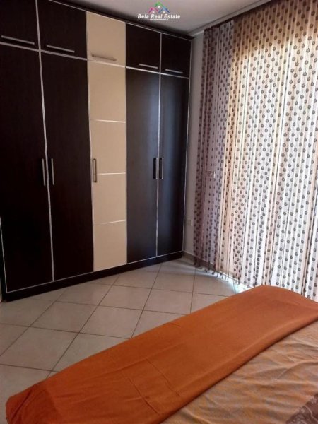 Tirane, jepet me qera apartament 1+1+Ballkon Kati 3, 65 m² 380 € (kamez)