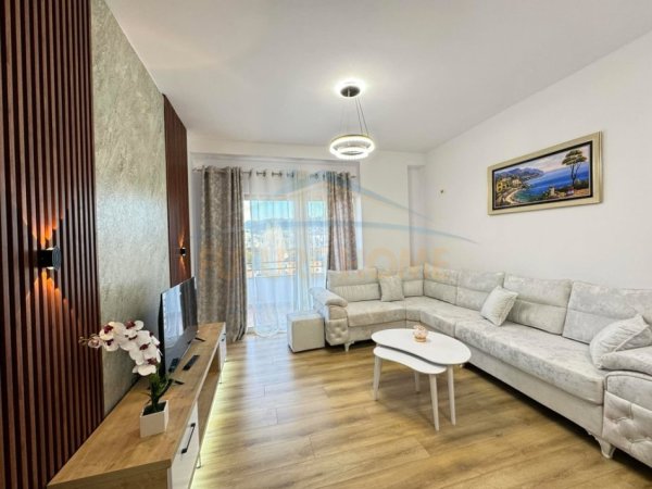 Shitet, Apartament 1+1, Misto Mame, Tiranë.