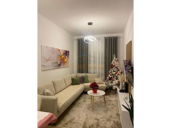 Shitet, Apartament 1+1, Kompleksi Mangalem, Tiranë.