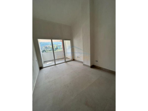 Shitet, Apartament 2+1, Fresk, Tirane.
