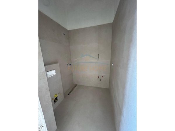 Shitet, Apartament 2+1, Fresk, Tirane.