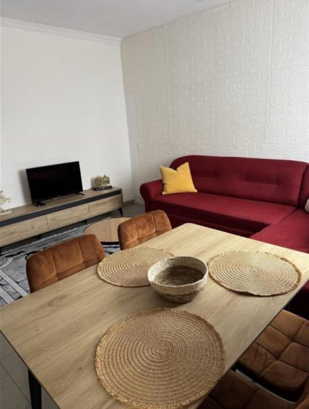 Tirane, jepet me qera apartament 1+1 Kati 3, 50 m² 450 € 