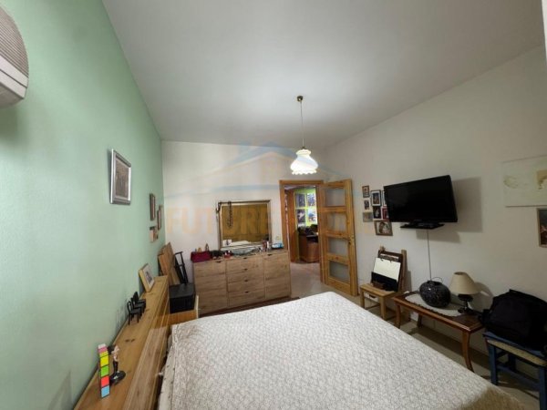 Shitet, Apartament 2+1+Garazhd, Kodra e Diellit pran nenkalimit te komunes, Tirane