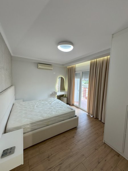 Tirane, jepet me qera apartament 2+1 Kati 2, 107 m² 1.000 € (Kompleksi Vizion +.)