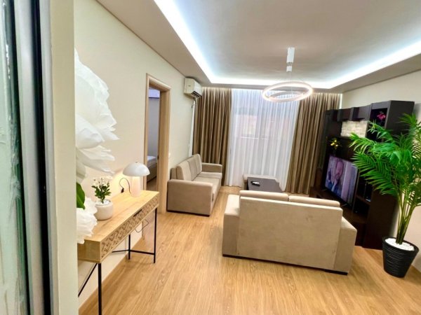 Tirane, jepet me qera apartament 1+1 Kati 2, 69 m² 500 € (Brryli)