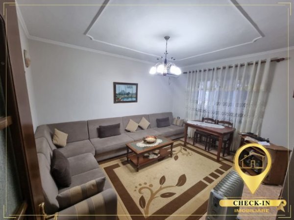 Tirane, jepet me qera apartament 2+1+Aneks+Ballkon Kati 3, 74 m² 550 € (Rruga Bardhyl)