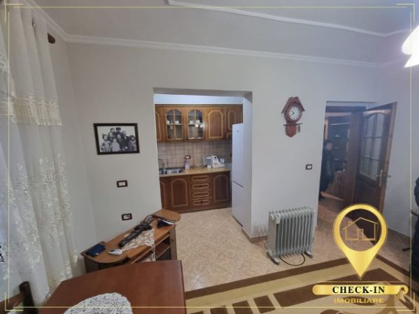 Tirane, jepet me qera apartament 2+1+Aneks+Ballkon Kati 3, 74 m² 550 € (Rruga Bardhyl)