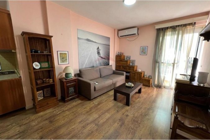 Tirane, jepet me qera apartament 1+1 Kati 2, 68 m² 500 € (APARTAMENT 1+1 PER QERA TEK MYSLYM SHYRI)
