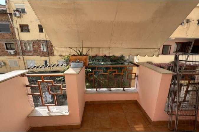 Tirane, jepet me qera apartament 1+1 Kati 2, 68 m² 500 € (APARTAMENT 1+1 PER QERA TEK MYSLYM SHYRI)