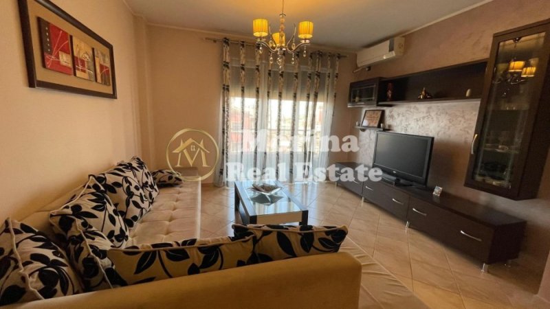 Tirane, jepet me qera apartament 2+1 Kati 6, 110 m² 780 € (Xhamlliku)