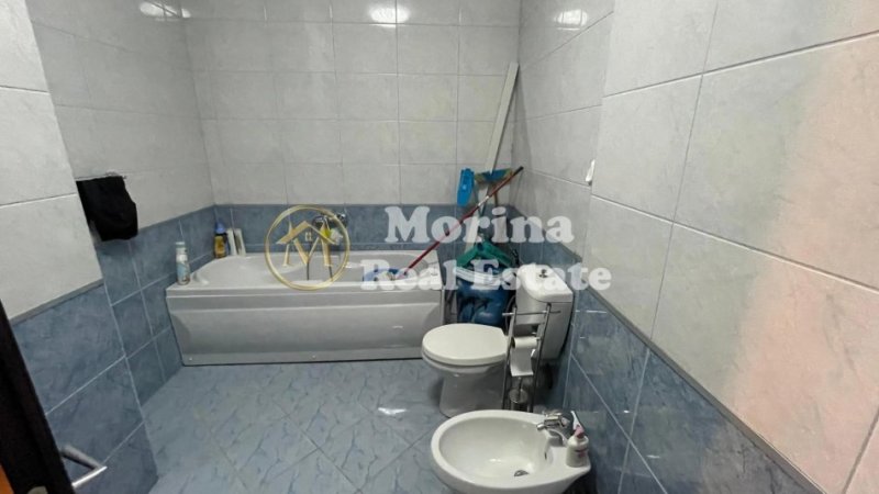Tirane, jepet me qera apartament 2+1 Kati 6, 110 m² 780 € (Xhamlliku)