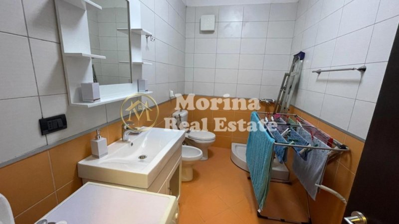 Tirane, jepet me qera apartament 2+1 Kati 6, 110 m² 780 € (Xhamlliku)