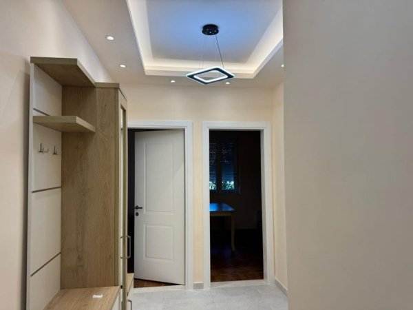 Tirane, jepet me qera apartament 1+1 Kati 7, 74 m² 60.000 € (rruga dibres)