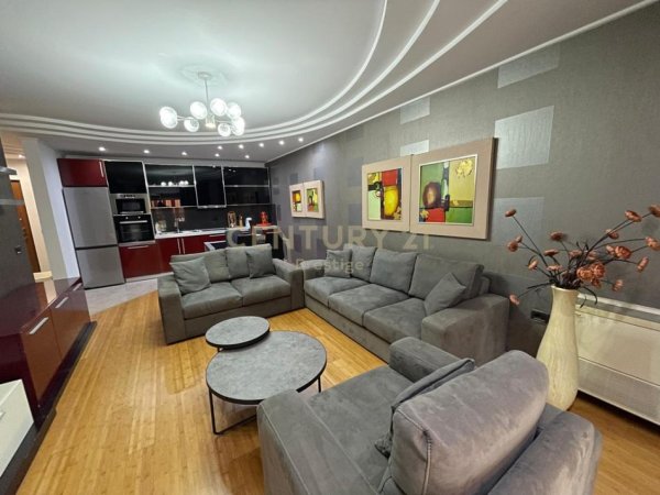Tirane, jepet me qera apartament 2+1 Kati 7, 120 m² 1.200 € (RRUGA E ELBASANIT)