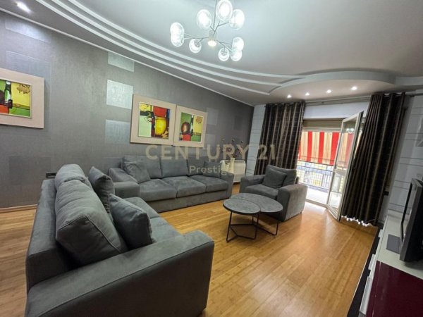 Tirane, jepet me qera apartament 2+1 Kati 7, 120 m² 1.200 € (RRUGA E ELBASANIT)