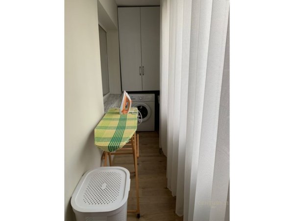 Tirane, jepet me qera apartament 1+1 Kati 2, 80 m² 700 € (QENDER)