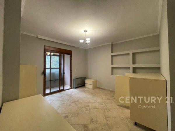Tirane, jepet me qera apartament 3+1 Kati 5, 164 m² 1.500 € (RRUGA E ELBASANIT)