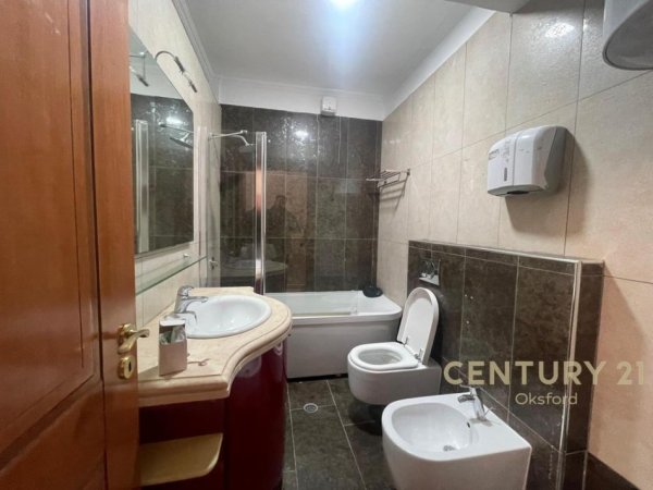 Tirane, jepet me qera apartament 3+1 Kati 5, 164 m² 1.500 € (RRUGA E ELBASANIT)