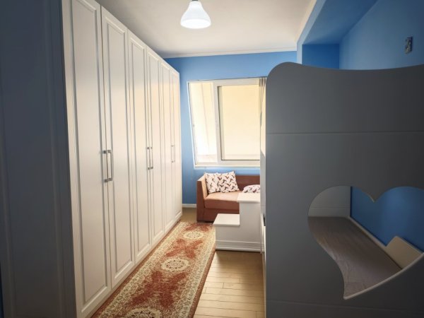 Tirane, Apartament 2+1+Ballkon Kati 5, 100 m² 800 € (Ish UET)