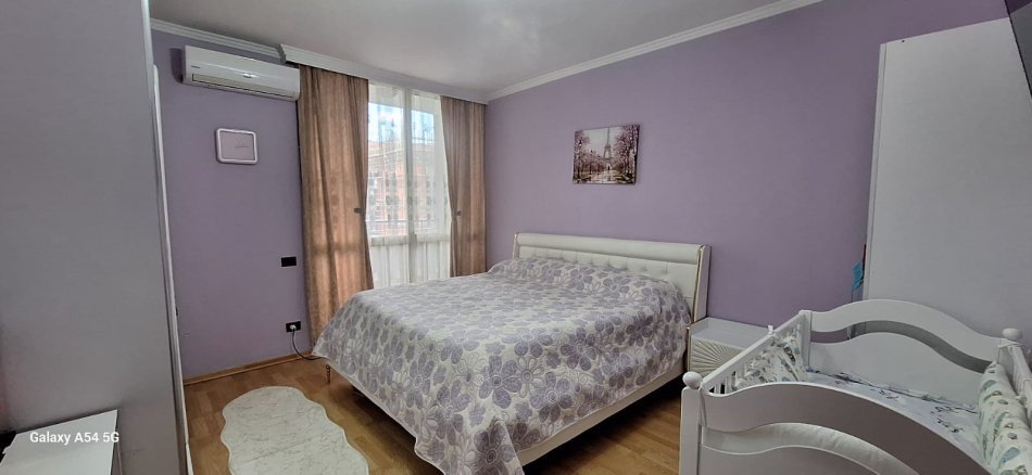 Tirane, jepet me qera apartament 2+1+Aneks+Ballkon Kati 2, 110 m² 700 € (komuna e parisit)