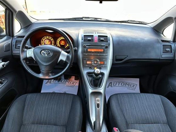 Tirane, shes makine Toyota auris Viti 2008, 5.800 Euro