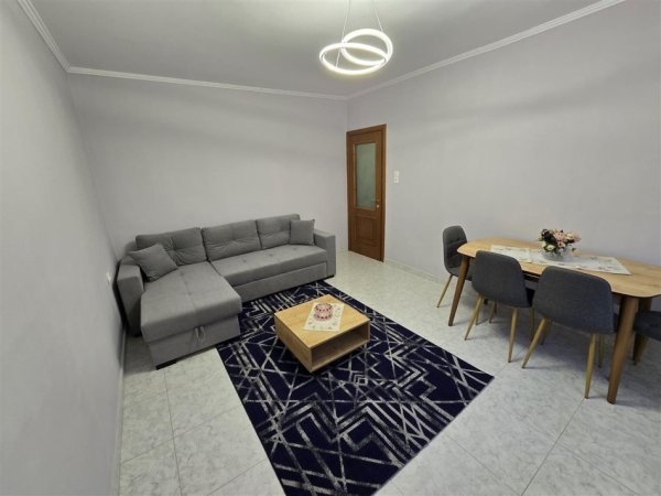 Tirane, jepet me qera apartament 1+1+Aneks+Ballkon Kati 2, 65 m² 600 € (Ali Demi)