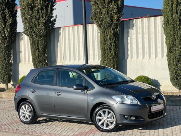 TOYOTA AURIS 1.4 NAFTE 👉 2008 👈 kambio AUTOMATIKE - 6.100 €