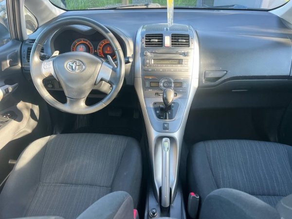 TOYOTA AURIS 1.4 NAFTE 👉 2008 👈 kambio AUTOMATIKE - 6.100 €