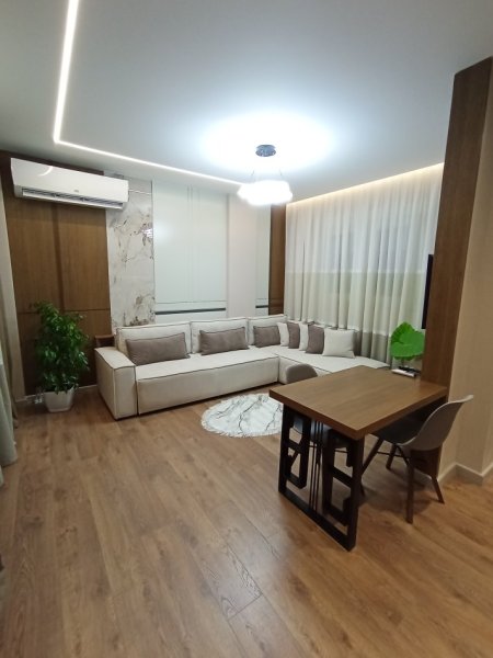 Korce, jepet me qera apartament 1+1+Ballkon Kati 1, 60 € (Rruga Thimi Mitko Korce Albania)