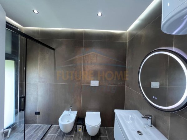 Tirane, jepet me qera apartament 2+1 Kati 2, 120 m² 1.500 € 