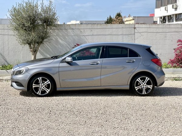 Durres, shitet makine Mercedes Benz A-Class Nafte, gri e erret automatik Klima 187 km