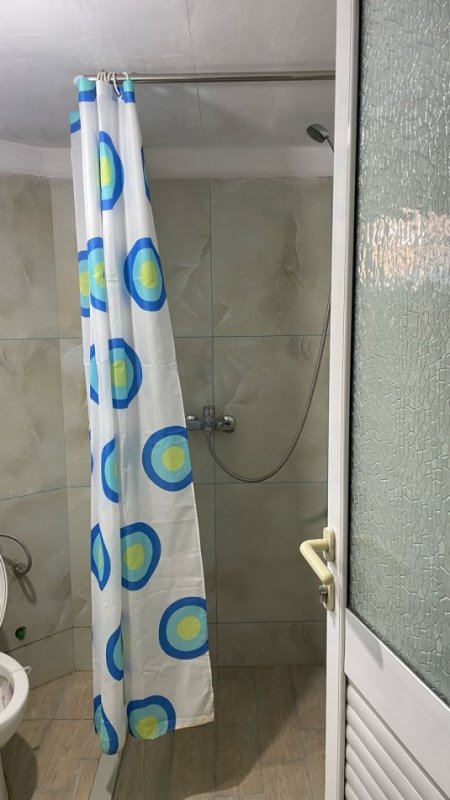 Tirane, jepet me qera shtepi 1+1 Kati 1, 60 m² 300 € (Selite)