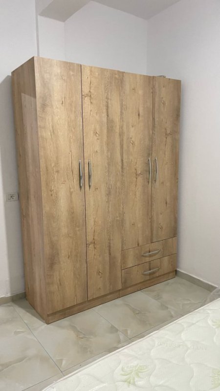 Tirane, jepet me qera shtepi 1+1 Kati 1, 60 m² 300 € (Selite)