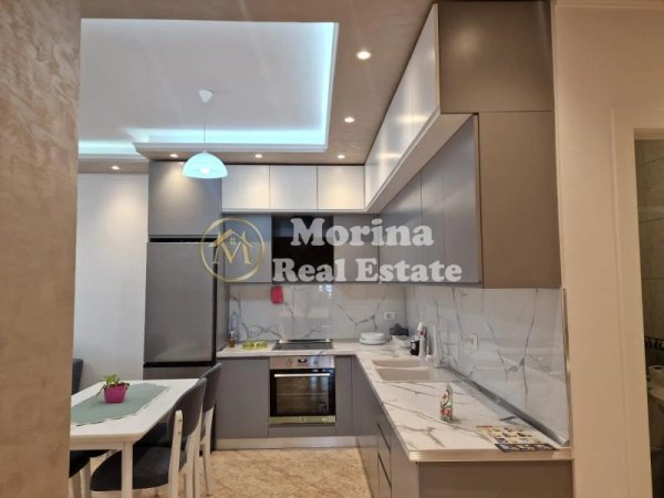 Tirane, jepet me qera apartament 2+1+Ballkon Kati 6, 110 m² 800 € (Don Bosko)