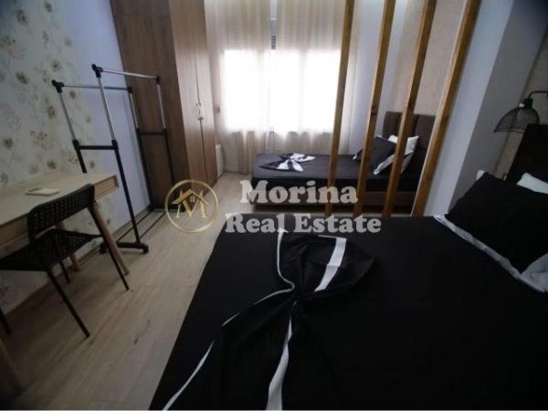 Tirane, jepet me qera apartament 1+1 Kati 3, 65 m² 550 € (Qender- Rruga e Barrikadave)