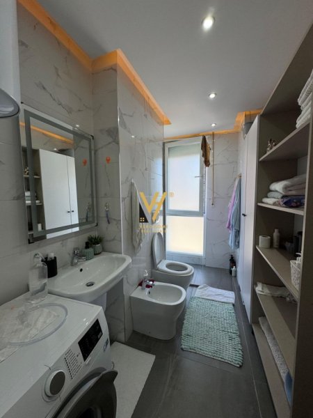Tirane, shitet apartament 2+1+Ballkon Kati 2, 112 m² 260.000 € (FIORI DI BOSCO)