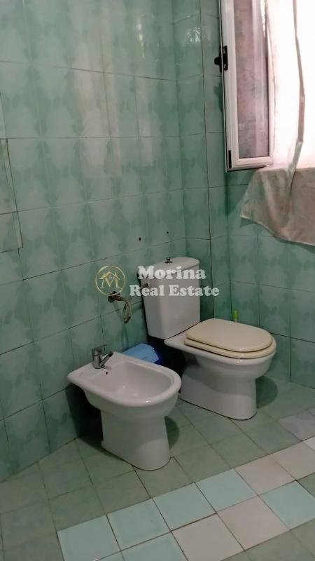 Tirane, jepet me qera shtepi 1+1 Kati 1, 65 m² 300 € (Rruga Besa)