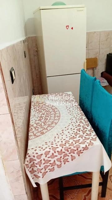 Tirane, jepet me qera shtepi 1+1 Kati 1, 65 m² 300 € (Rruga Besa)