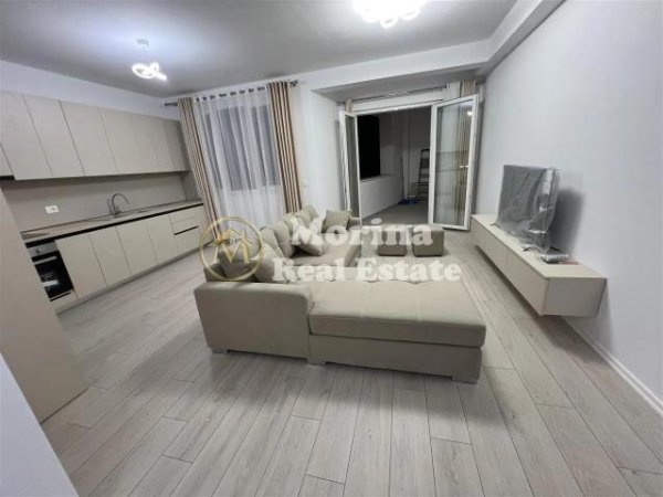 Tirane, jepet me qera apartament 2+1+Ballkon Kati 9, 110 m² 650 € (Ish Fusha Aviacionit)