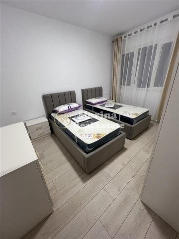 Tirane, jepet me qera apartament 2+1+Ballkon Kati 9, 110 m² 650 € (Ish Fusha Aviacionit)