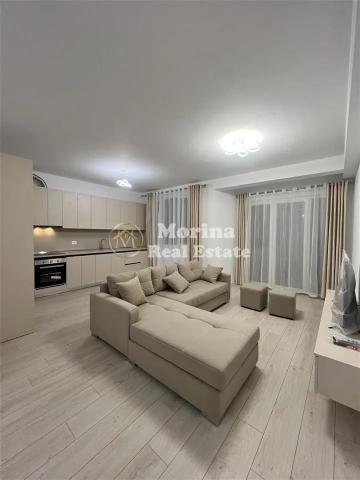 Tirane, jepet me qera apartament 2+1+Ballkon Kati 9, 110 m² 650 € (Ish Fusha Aviacionit)