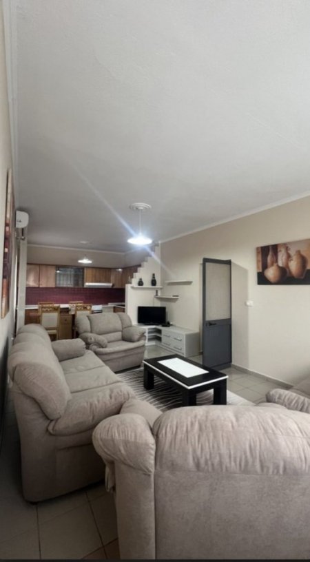 Tirane, jepet me qera apartament 1+1+Ballkon Kati 2, 90 m² 400 € (Don bosko)