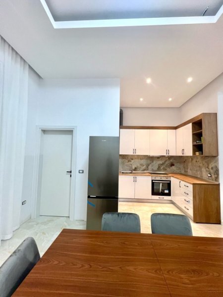 Tirane, jepet me qera apartament 2+1+Ballkon Kati 1, 137 m² 550 € (Selite)