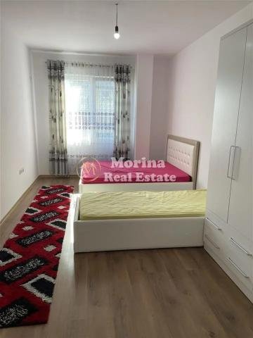 Tirane, jepet me qera apartament 3+1 Kati 2, 150 m² 850 € (Kinostudio)