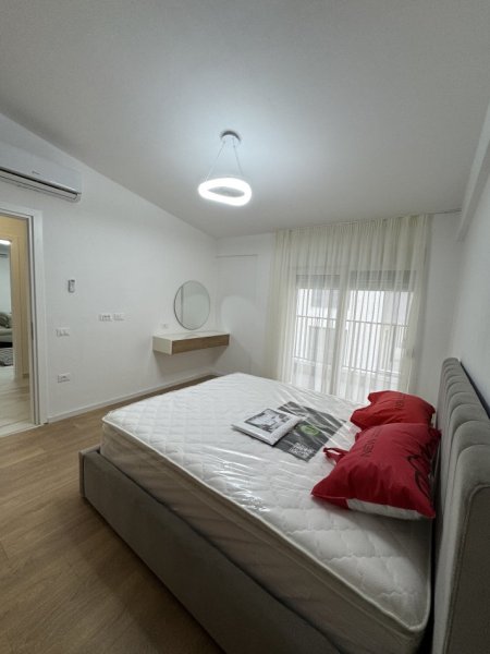 Tirane, jepet me qera apartament 1+1 Kati 2, 65 m² 450 € (Astir prane rossinit)